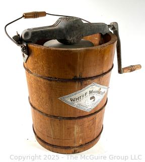 Circa 1915 White Mountain Wood Hand Crank Ice Cream Freezer Maker 4 Qt. Stainless Can