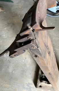 Broom Makers Vise
