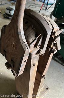 Broom Makers Vise