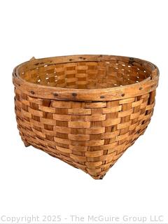 Woven Wood Splint Basket. Measures 11 x 15 x 9"T <br>

<br><br>

Removal Options:<br><br> Sat (Nov 8) & Sun (Nov 9) 11-3pm, 56 Scotch Hill Rd., Cambridge NY 12816<br><br>

Sat (Nov 15) 12-2pm, TMG Warehouse, 2800 Juniper St., Fairfax, VA 22031<br><br>

Request Shipping (david@themcguiregroupllc.com)