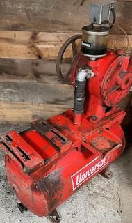 UNIVERSAL Machine Milking Rotary Vacuum Pump. Working