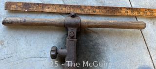 T Long Handled Post Hole Digger