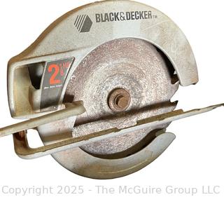 Grouping of Corded Tools Including Circular Saw, 3/8" Craftsman Drill,  1/2" Skil Drill, Thon Drill and WEN All Saw<br>

<br><br>

Removal Options:<br><br> Sat (Nov 8) & Sun (Nov 9) 11-3pm, 56 Scotch Hill Rd., Cambridge NY 12816<br><br>

Sat (Nov 15) 12-2pm, TMG Warehouse, 2800 Juniper St., Fairfax, VA 22031<br><br>

Request Shipping (david@themcguiregroupllc.com) 