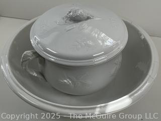 Antique Meakin and Cobrige Ironstone chamber pot and wash bowl