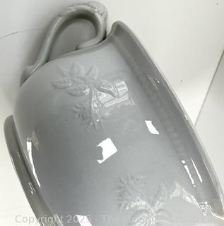 Antique Meakin and Cobrige Ironstone chamber pot and wash bowl