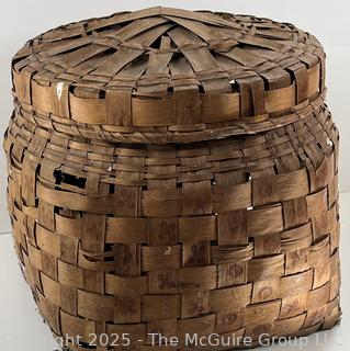 ???????? Wicker basket with lid