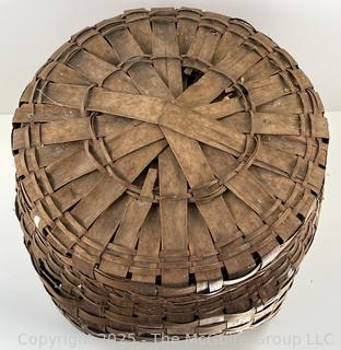 ???????? Wicker basket with lid