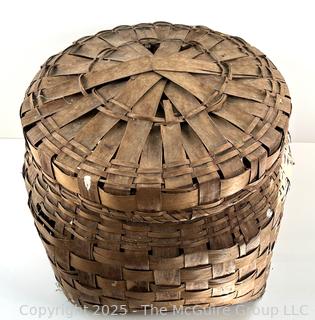 ???????? Wicker basket with lid