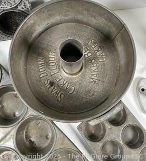 Graniteware and galvanized metal baking items: sifters, cupcake trays