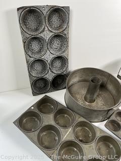 Graniteware and galvanized metal baking items: sifters, cupcake trays
