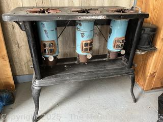 VINTAGE NEW PERFECTION 3 BURNER KEROSENE STOVE