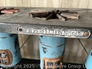 VINTAGE NEW PERFECTION 3 BURNER KEROSENE STOVE