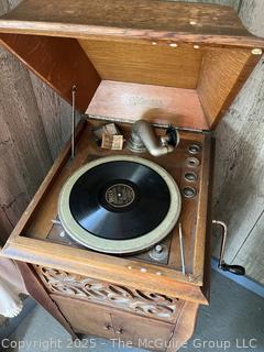 Silvertone Antique Victrola Phonograph Record Player plays 78 RPM Shellac Records