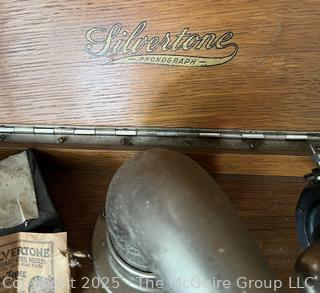 Silvertone Antique Victrola Phonograph Record Player plays 78 RPM Shellac Records