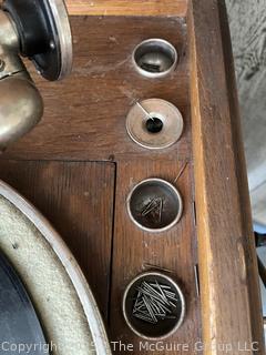 Silvertone Antique Victrola Phonograph Record Player plays 78 RPM Shellac Records