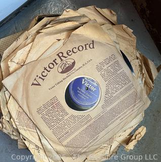 Collection of 78-RPM records from the 1920-1940's (77 in total) See photos for list of titles