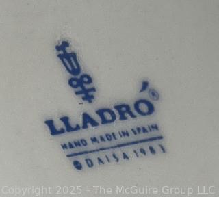 Lladro Retired Figurine #1418 "Flower Harmony" Girl with Vase of Flowers