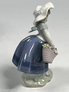 Lladro Figurine Girl with Flower Basket  "Pretty Pickings" 5222 