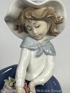 Lladro Figurine Girl with Flower Basket  "Pretty Pickings" 5222 