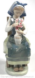 Lladro Retired Figurine #1418 "Flower Harmony" Girl with Vase of Flowers
