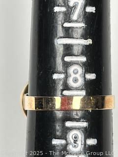 10KT Yellow Gold Ring with Reverse Painted Glass Center of Golfer