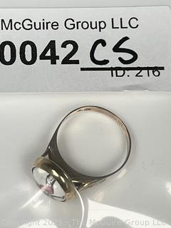 10KT Yellow Gold Ring with Reverse Painted Glass Center of Golfer