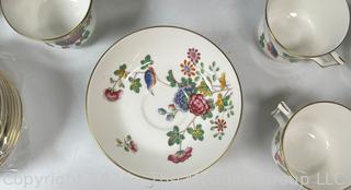 Set of Fine Porcelain Cups and Saucers in Wedgwood Cuckoo Pattern