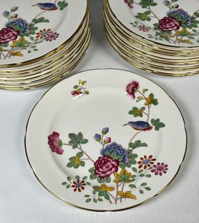 Set of Fine Porcelain Dinner Plates in Wedgwood Cuckoo Pattern