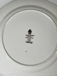 Set of Fine Porcelain Dinner Plates in Wedgwood Cuckoo Pattern