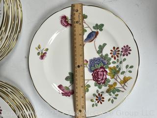 Set of Fine Porcelain Dinner Plates in Wedgwood Cuckoo Pattern