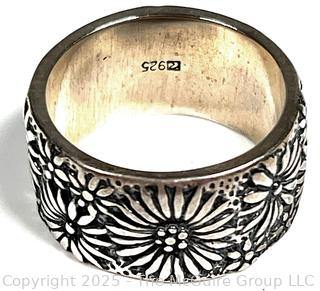 Sterling Silver Band Ring with Flower Relief	