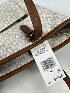 Michael Kors White Signature Jet Set Travel Messenger Handbag, New with Tags