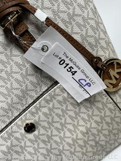 Michael Kors White Signature Jet Set Travel Messenger Handbag, New with Tags