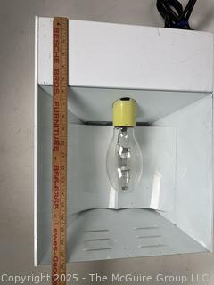 Hydrofarm Sunburst Series Grow Light. 1 of 2 Offered in This Auction