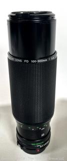 CANON ZOOM Lens FD 100-300mm 1:5.6 Camera Lens made in Japan