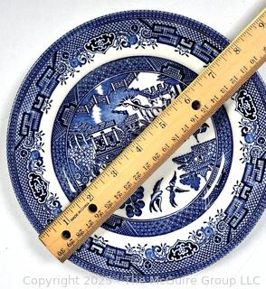 Set of Porcelain Blue Willow Churchill Staffordshire England Transferware Plates