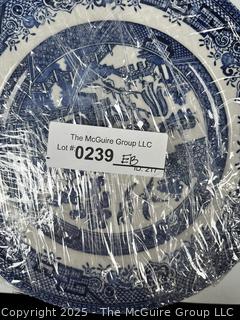 Set of Porcelain Blue Willow Churchill Staffordshire England Transferware Plates