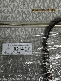 Micheal Kors Signature Flat Crossbody Bedford Handbag New with Tags. 
