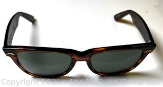 Ray-Ban Wayfarer Sunglasses 