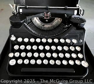 Underwood Standard Portable Typewriter in Case  {Pickup Location: 311 Chestnut St., Falls Church City, VA 22046}