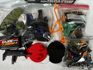 1981 Hasbro GI Joe Battle Figure Collector's Storage Case with Accessories 
