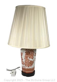 Chinese Porcelain Coral Roses Vase Table Lamp