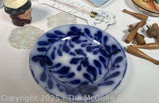 Group of Decorative Items Including Spools