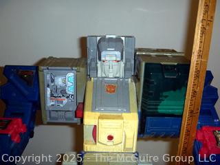 ENORMOUS Transformer 1987 G1 Fortress Maximus Toy. 22" tall (incomplete)