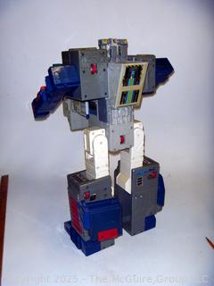 ENORMOUS Transformer 1987 G1 Fortress Maximus Toy. 22" tall (incomplete)