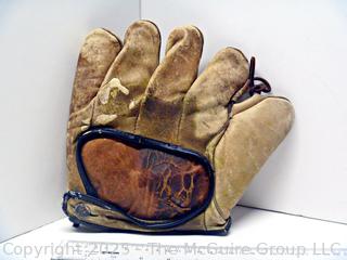 1930s Vintage Baseball Glove HOF Joe Medwick St. Louis Cardinals Brooklyn Dodgers
