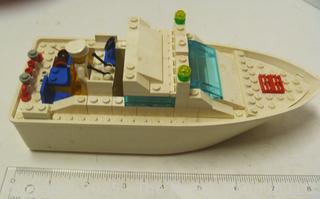 1991 Lego Boat Cabin Cruiser 4011 - Incomplete with Figures