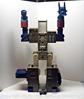 ENORMOUS Transformer 1987 G1 Fortress Maximus Toy. 22" tall (incomplete)