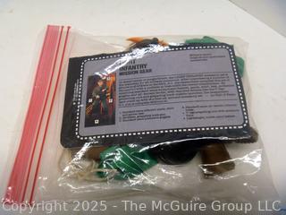 1981 Hasbro GI Joe Battle Figure Collector's Storage Case with Accessories 