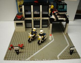 LEGO Town: Police Command Base (6386) 99% Complete